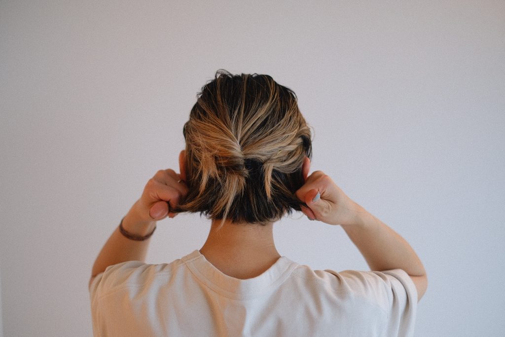 ピンだけで完成!短めボブさんでも簡単「ハーフアップ」ヘアアレンジ術♪