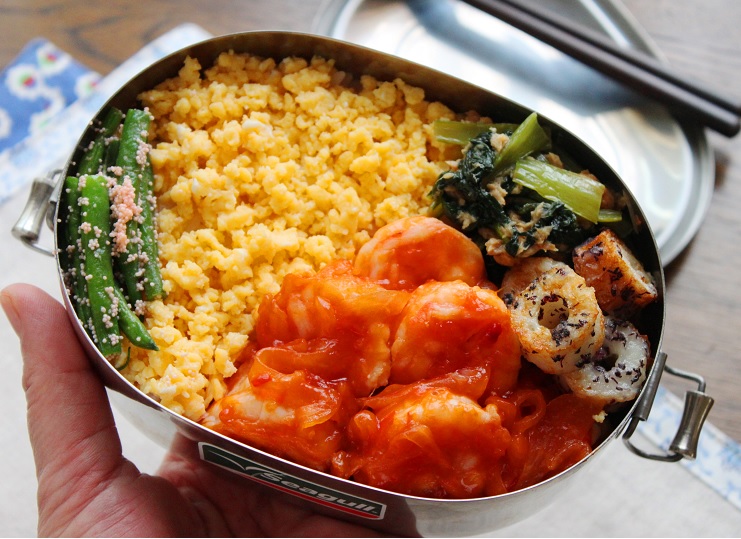 プリプリ食感のごちそうおかず！「簡単エビチリ」のお弁当