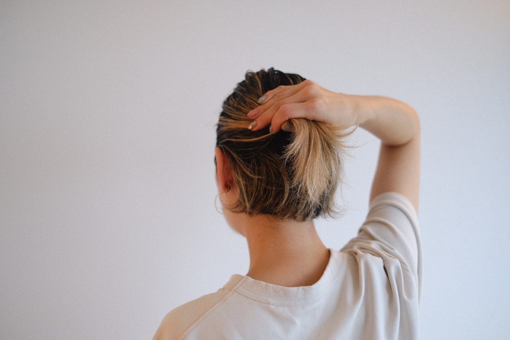 ピンだけで完成!短めボブさんでも簡単「ハーフアップ」ヘアアレンジ術♪