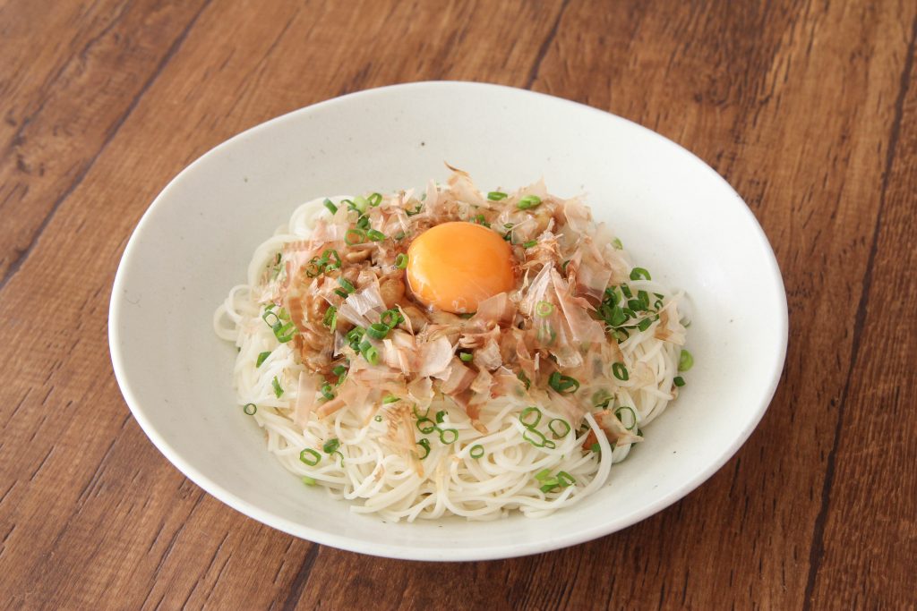 ご飯を炊き忘れた夏の朝に!5分でラクチン「釜玉そうめん」