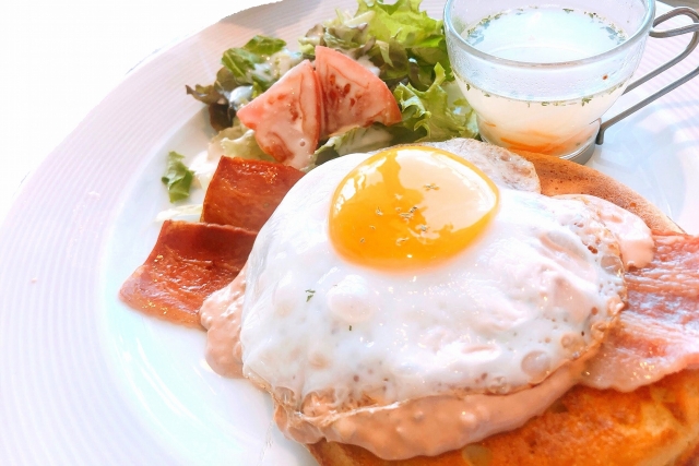 朝カフェをヘルシーに！外食でバランスのよい朝食をとるためのコツ