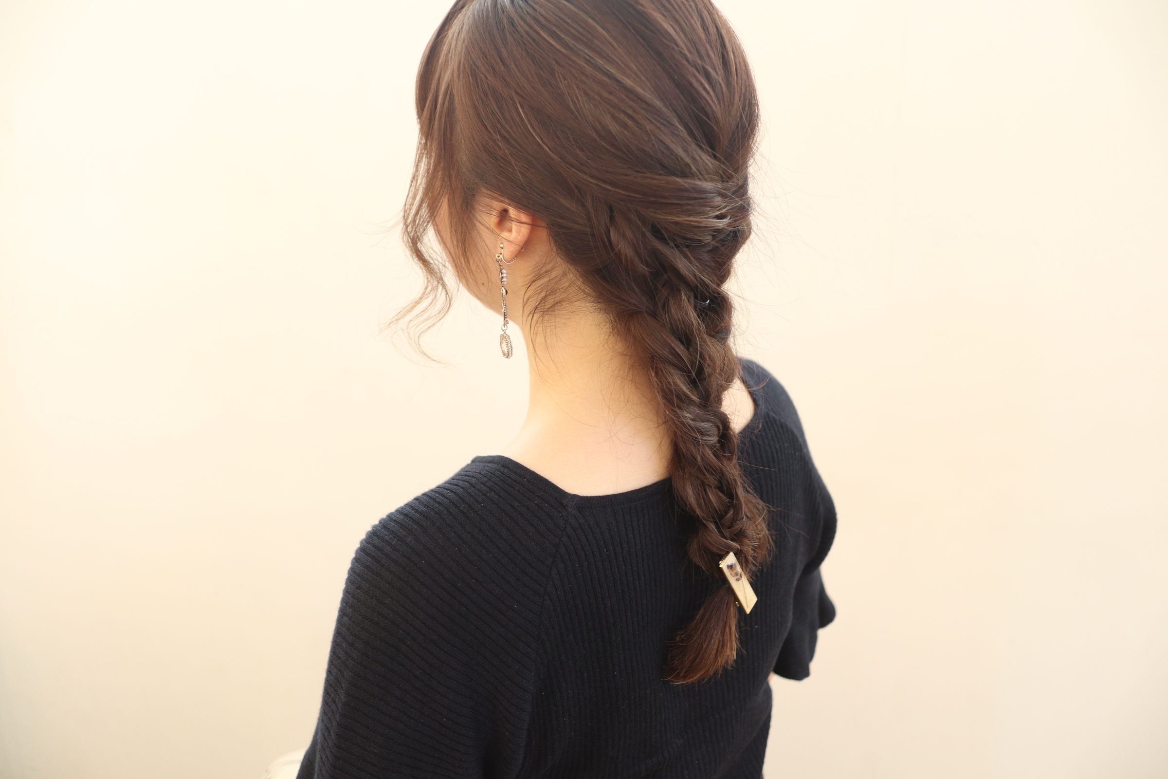 巻かずにできる♪涼しげ美人な「編みおろしヘアアレンジ」の作り方