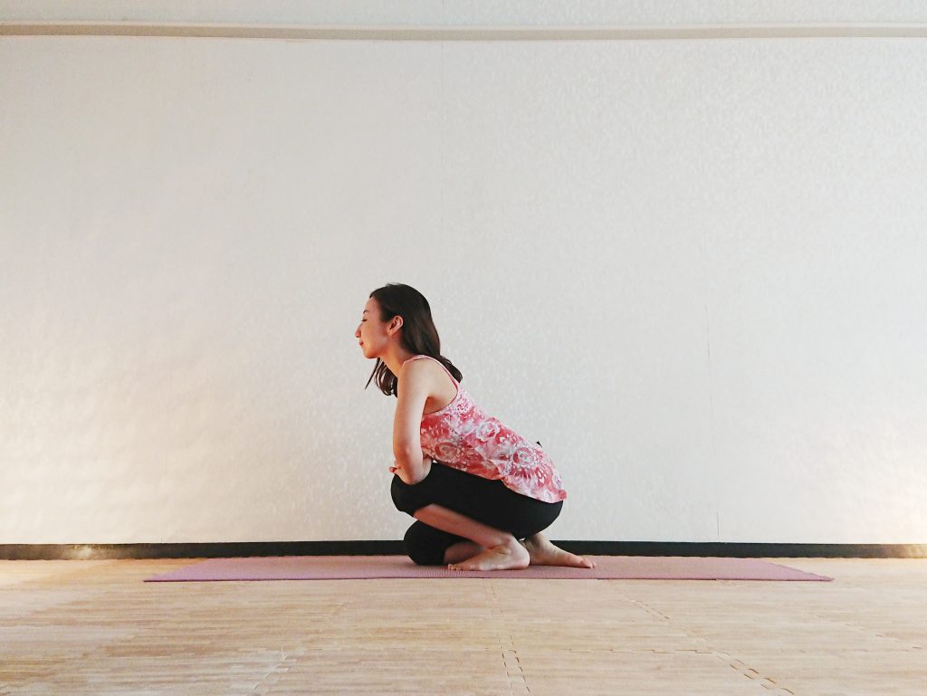 夏のむくみに効く!すっきり美脚を目指す「ヒラメ筋ストレッチ」♪