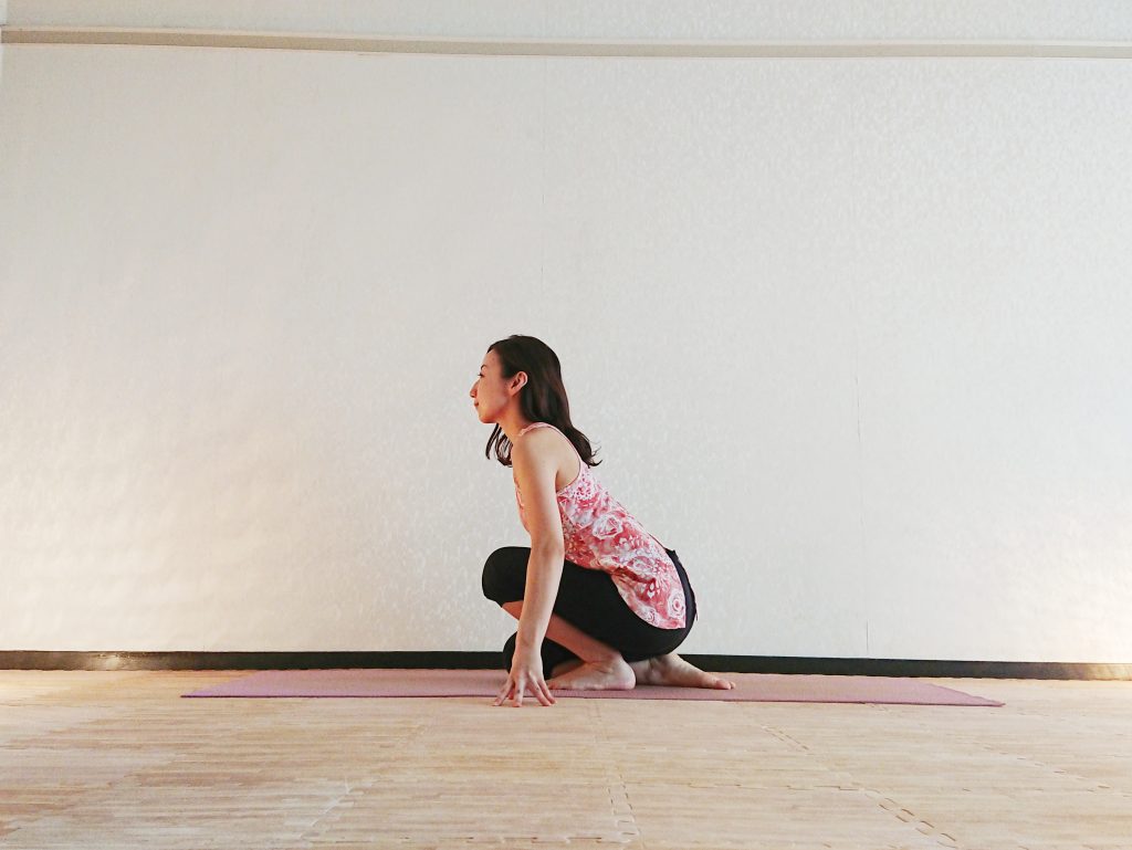 夏のむくみに効く!すっきり美脚を目指す「ヒラメ筋ストレッチ」♪
