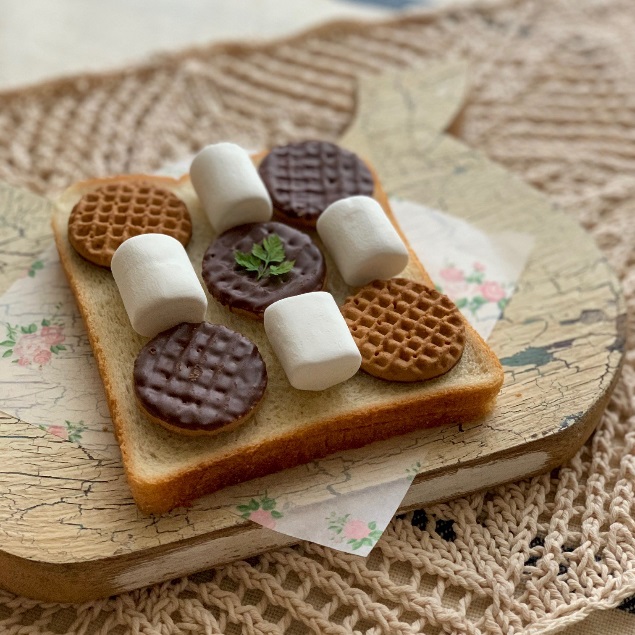 キャンプの定番「スモア」ホットサンド