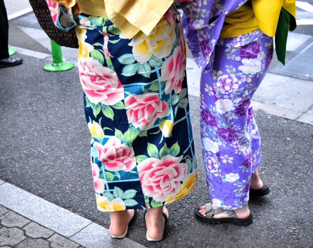 浴衣姿の女性
