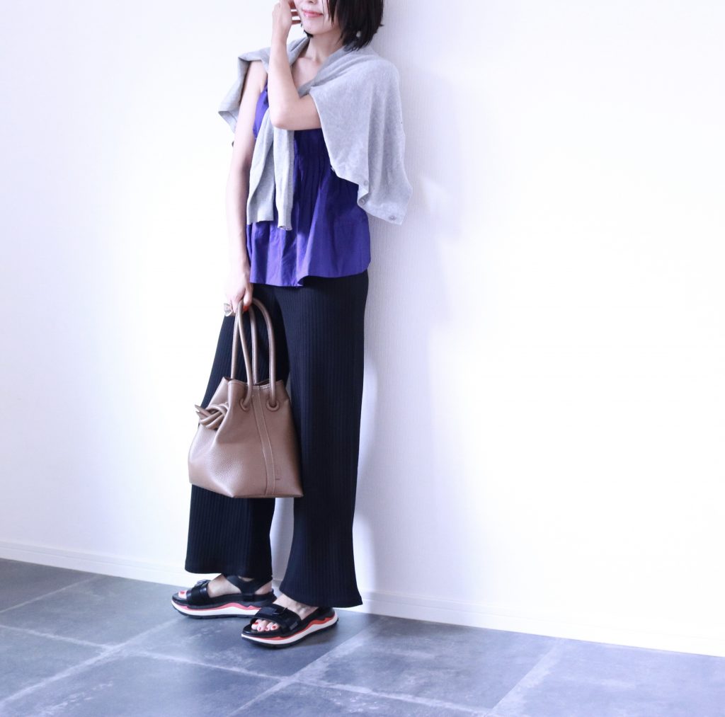 夏に使える!UNIQLO「コットンリブワイドパンツ」着回しコーデ