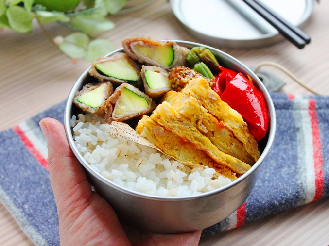 巻かないから卵焼きよりラク♪「ツナとキャベツのサンドオムレツ」のお弁当