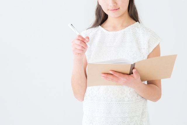 「一説によると」を3単語の英語でいうと？