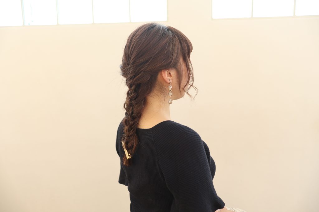 巻かずにできる♪涼しげ美人な「編みおろしヘアアレンジ」