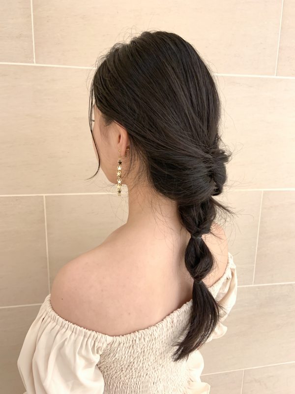 ゴム3本で簡単！アラジンの「ジャスミン風」ヘアアレンジ