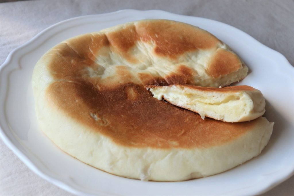 こね要らず+フライパンで簡単!こんがりトロ~リ「チーズナン」