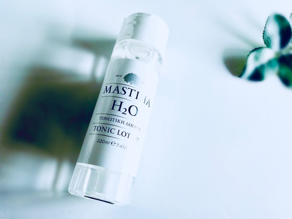 マスティハジャパン『100％ピュアマスティハ ウォーター』（220mL ￥2,600+税）