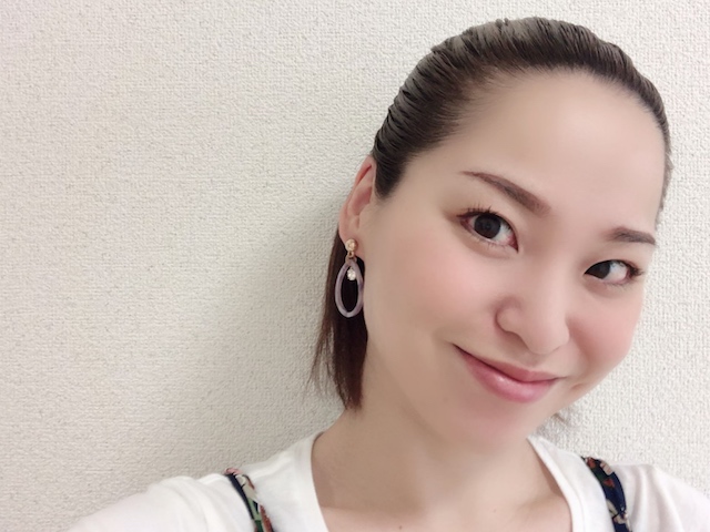 メイク前にリセット！美容のプロが伝授する「むくみ顔マッサージ法」