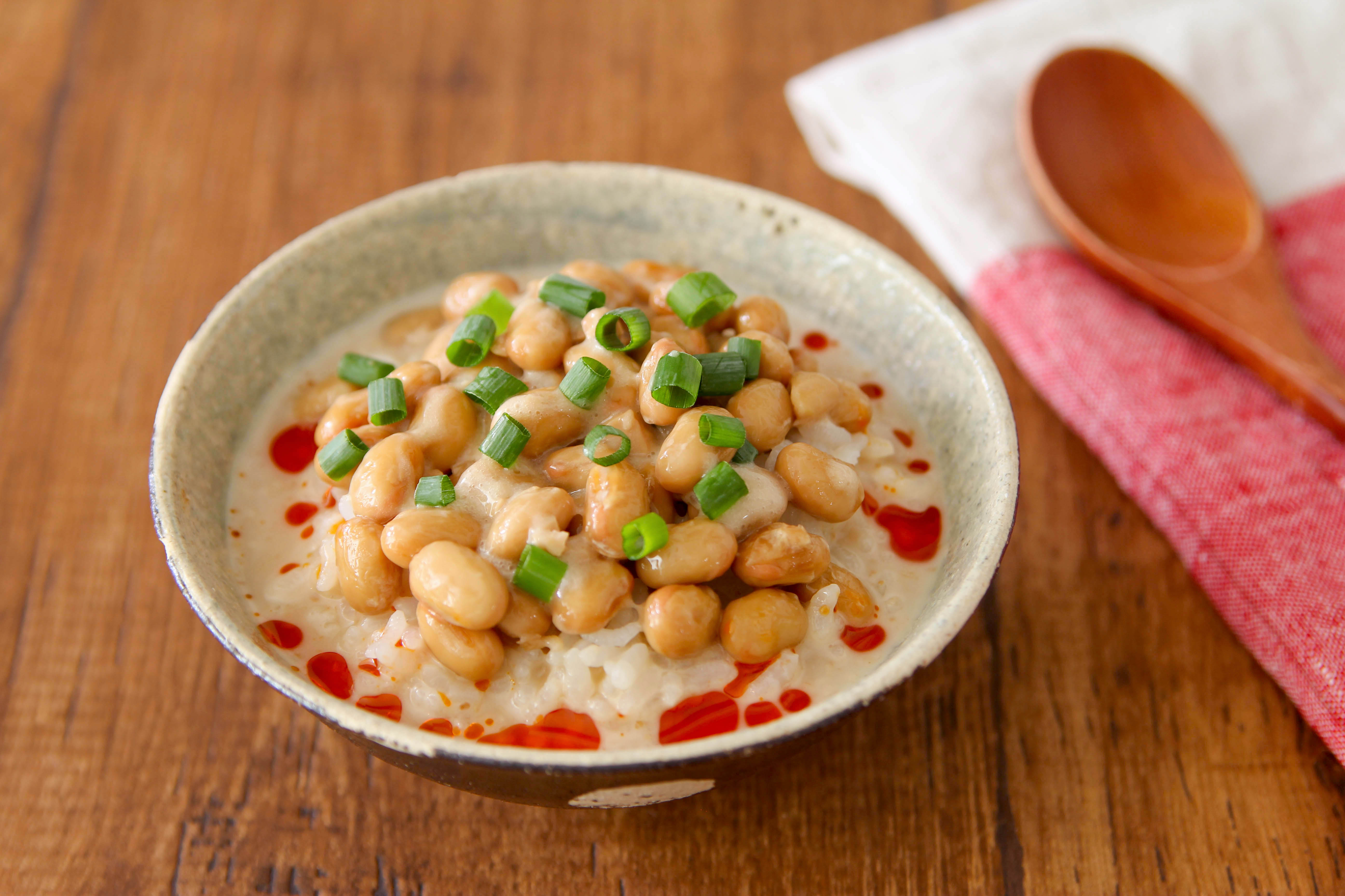 朝5分で完成！お肉なしで簡単ヘルシー「納豆担々風冷やし茶漬け」