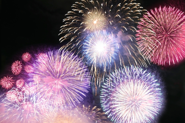 「花火大会」を2単語の英語で言うと？