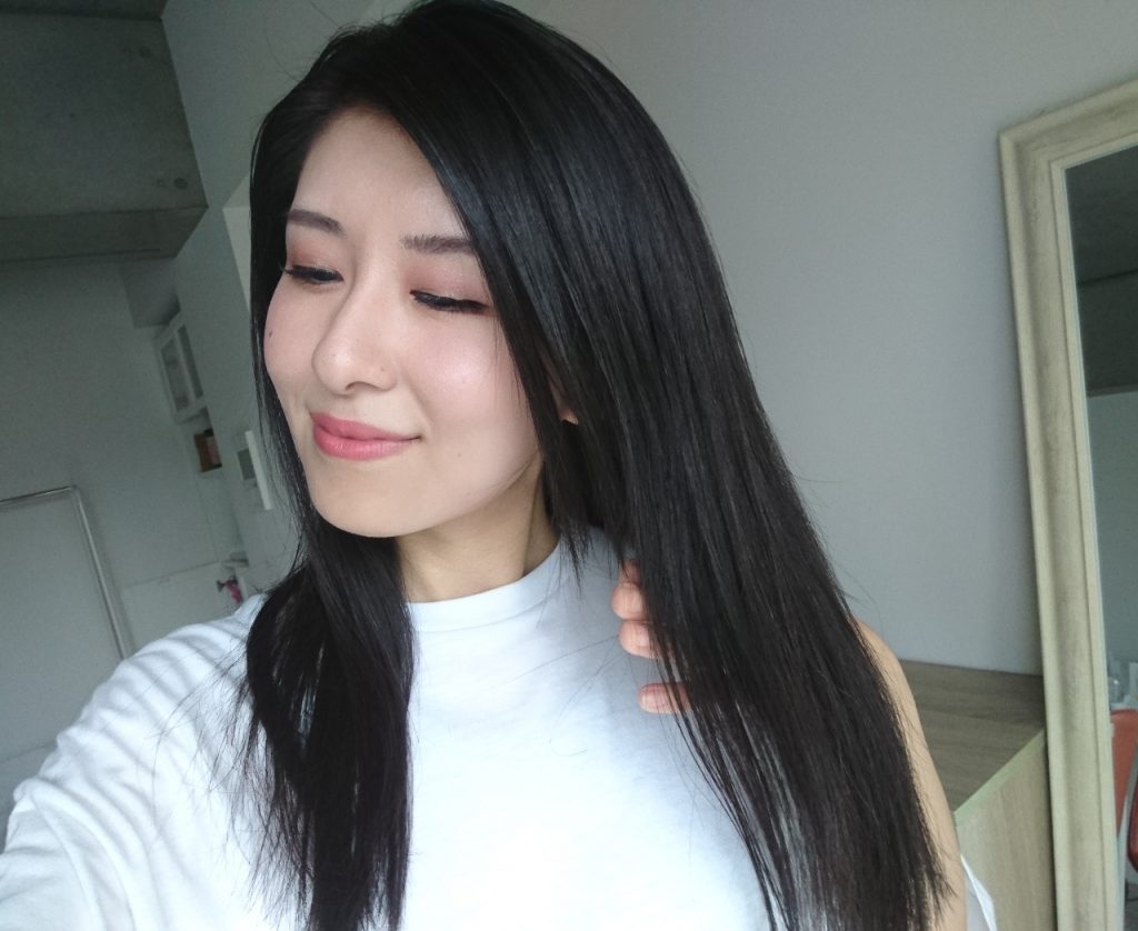 清潔感漂うサラ艶ストレートヘア