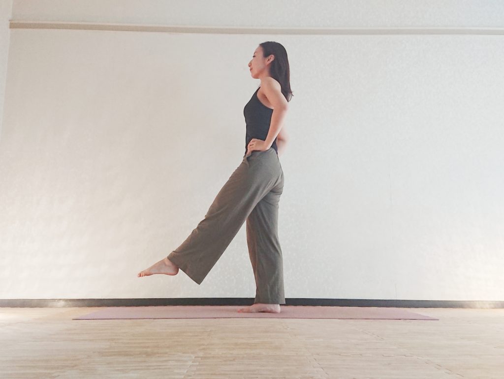 立ったまま簡単♪楽しみながら体幹を鍛える「バランスメドレー」