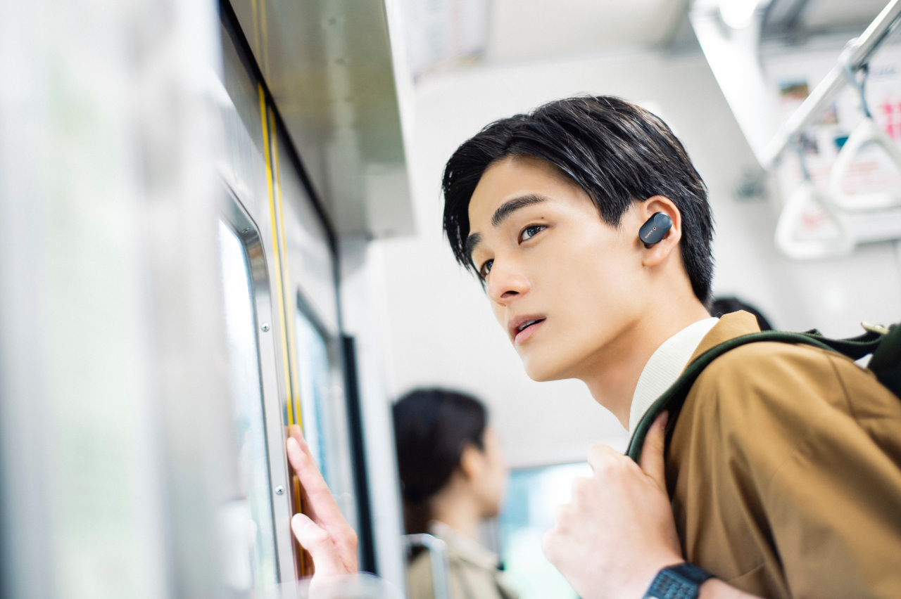 通勤電車の不快感を解消!?「ノイズキャンセリングイヤホン」の魅力とは
