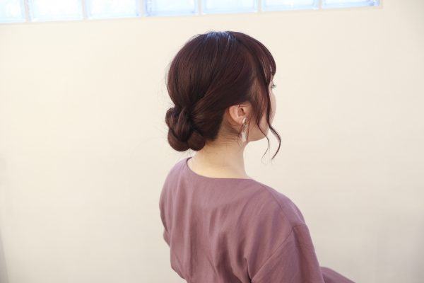 女っぽさUP♪低め位置でゆるふわ「優しげヘアアレンジ」