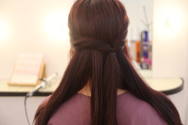 女っぽさUP♪低め位置でゆるふわ「優しげヘアアレンジ」