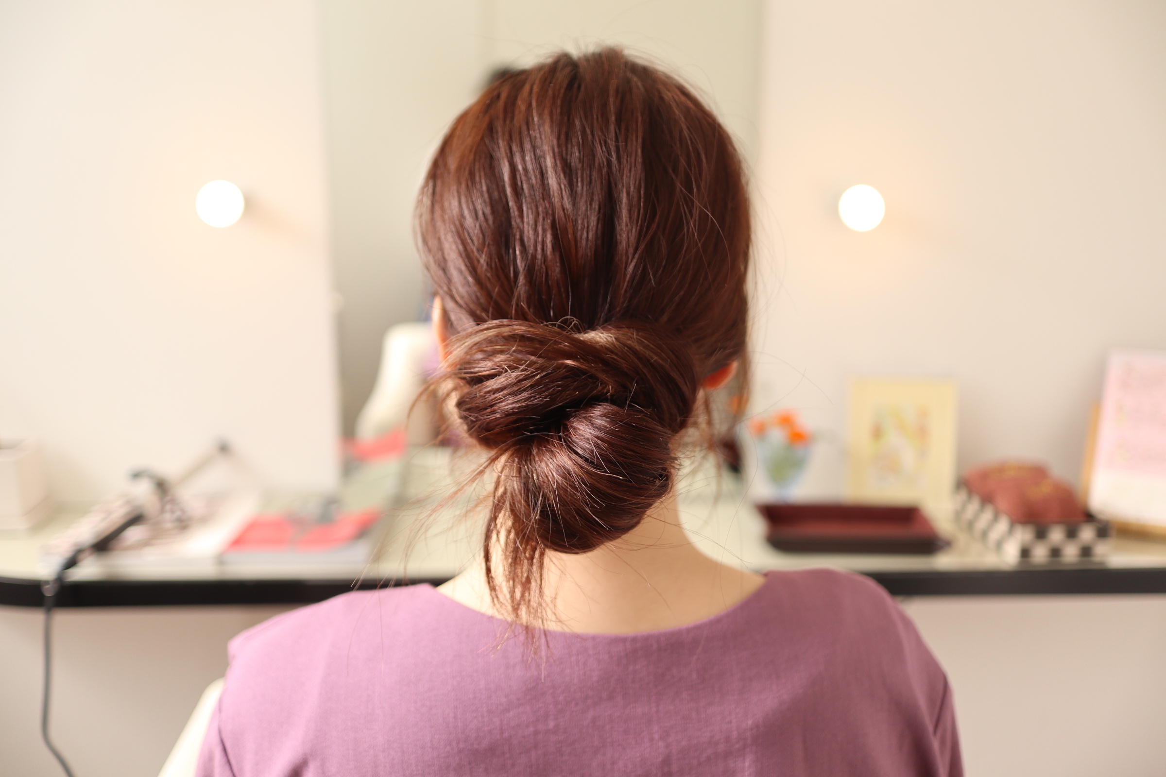 首元すっきり涼感アップ♪簡単「ふんわりお団子」ヘアアレンジ術