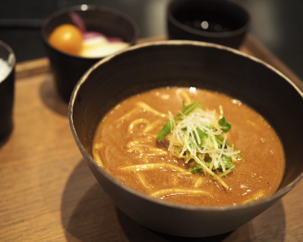 5:30オープン!朝からカレーうどんが食べられる専門店「cuud」