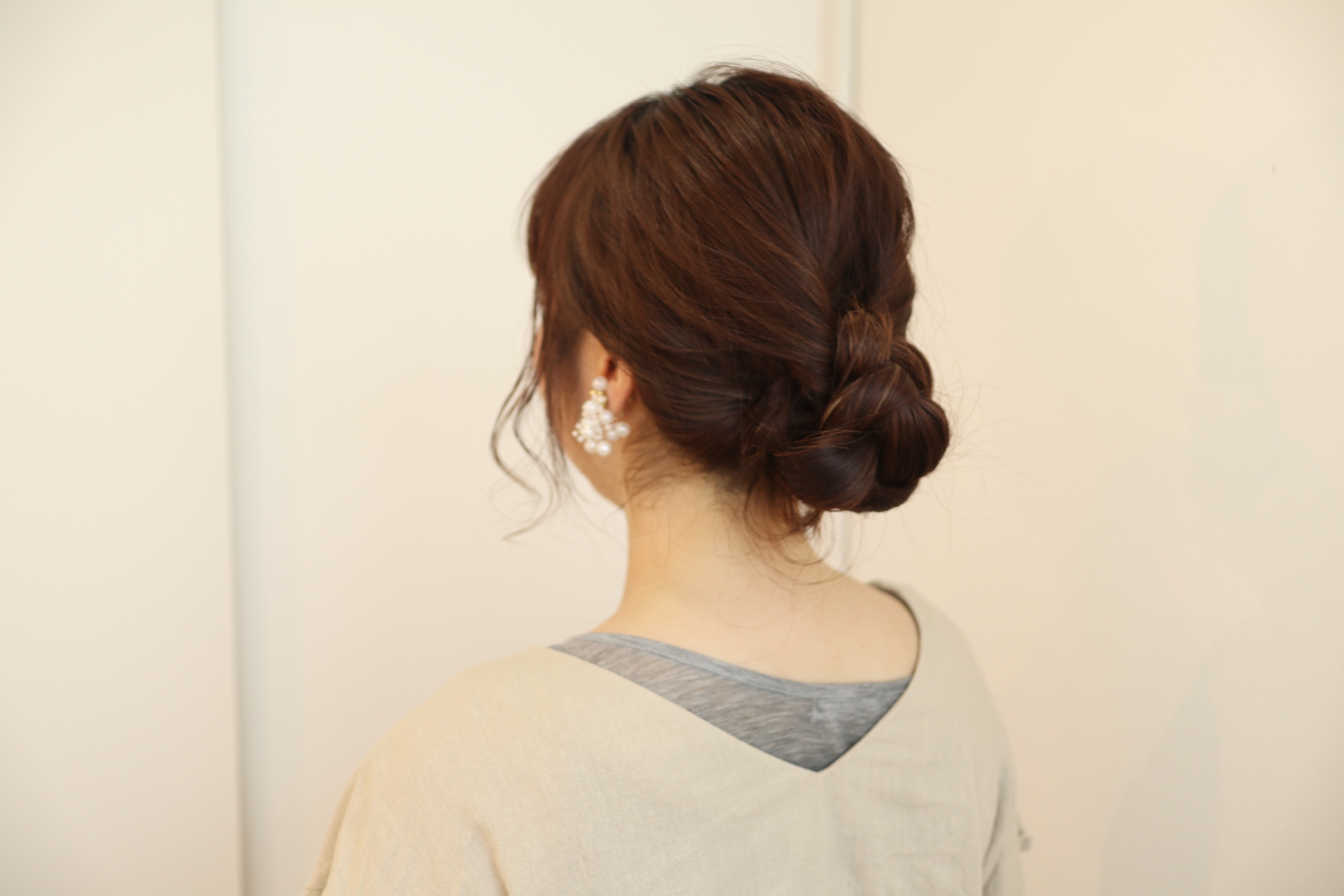 ひと手間プラスでテンションUP♪「三つ編み×お団子」簡単ヘアアレンジ術