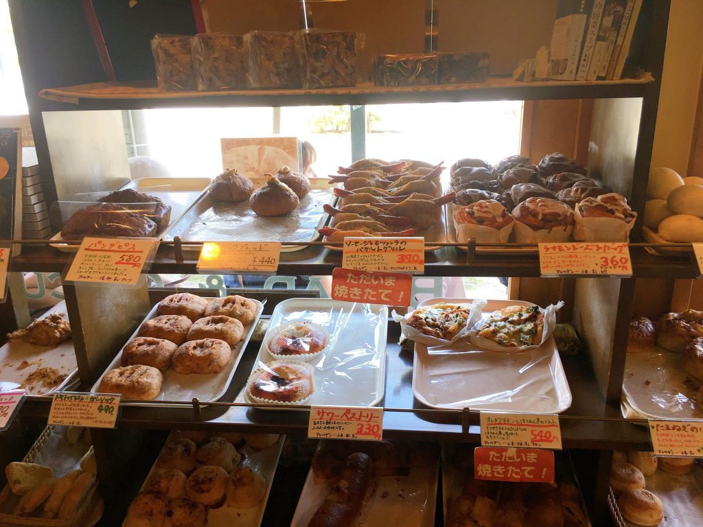 【湯河原】行列必至でも食べたいパンがある!「ブレッド&サーカス」