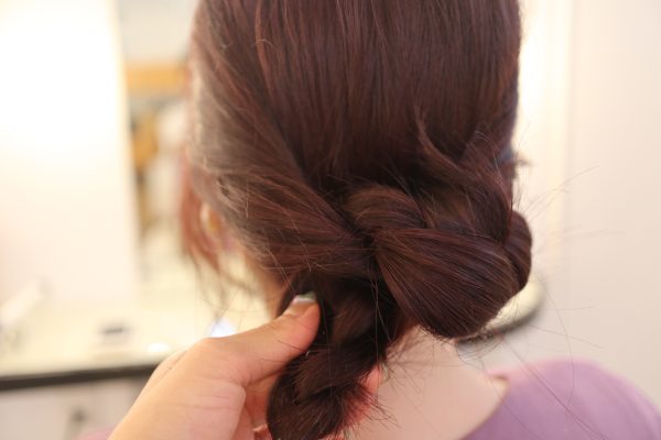 女っぽさUP♪低め位置でゆるふわ「優しげヘアアレンジ」