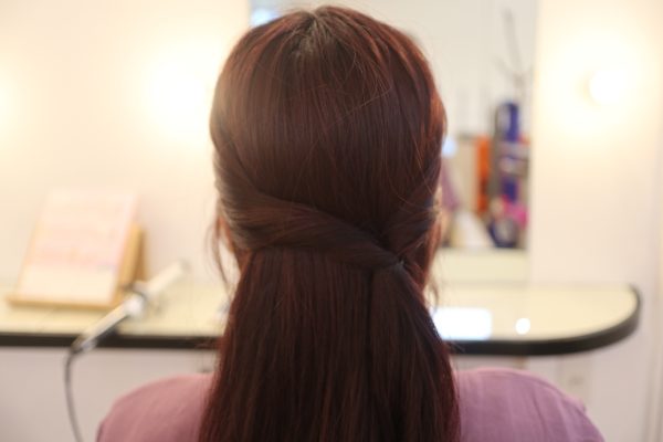女っぽさUP♪低め位置でゆるふわ「優しげヘアアレンジ」