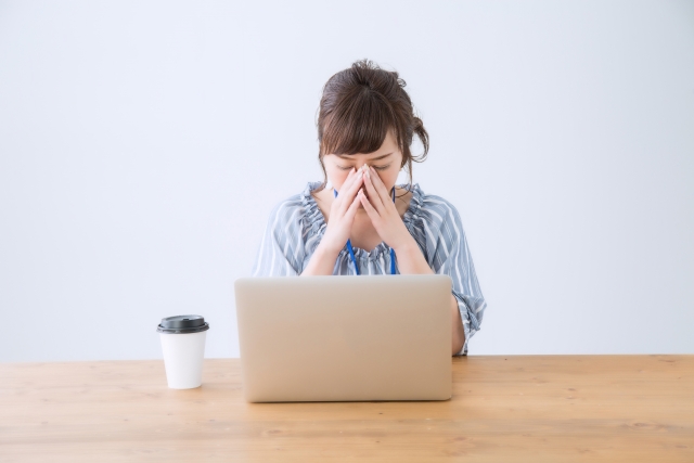 仕事中なのに困った！昼食後「眠気」に襲われたときの対処法
