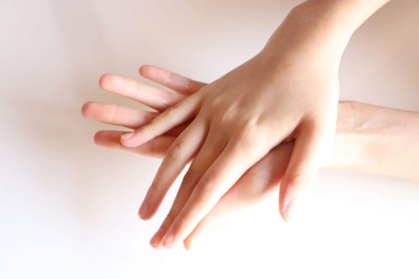 “ハンドベイン”になってない?年齢が出やすい「手」を若々しく保つ方法3つ by 美容家 飯塚美香さん