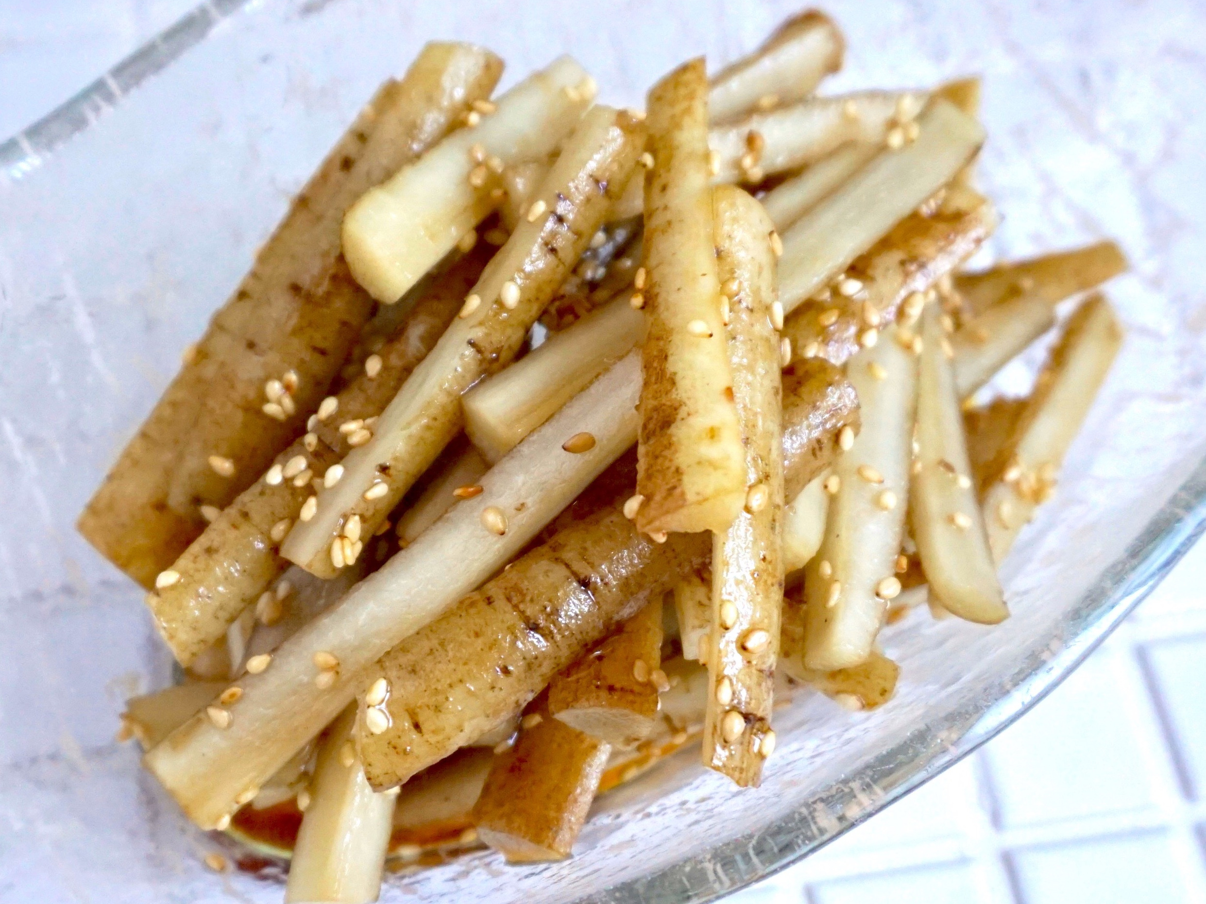 朝ごはんのお供に♪簡単「ごぼうのゴマ甘酢和え」の作り置き
