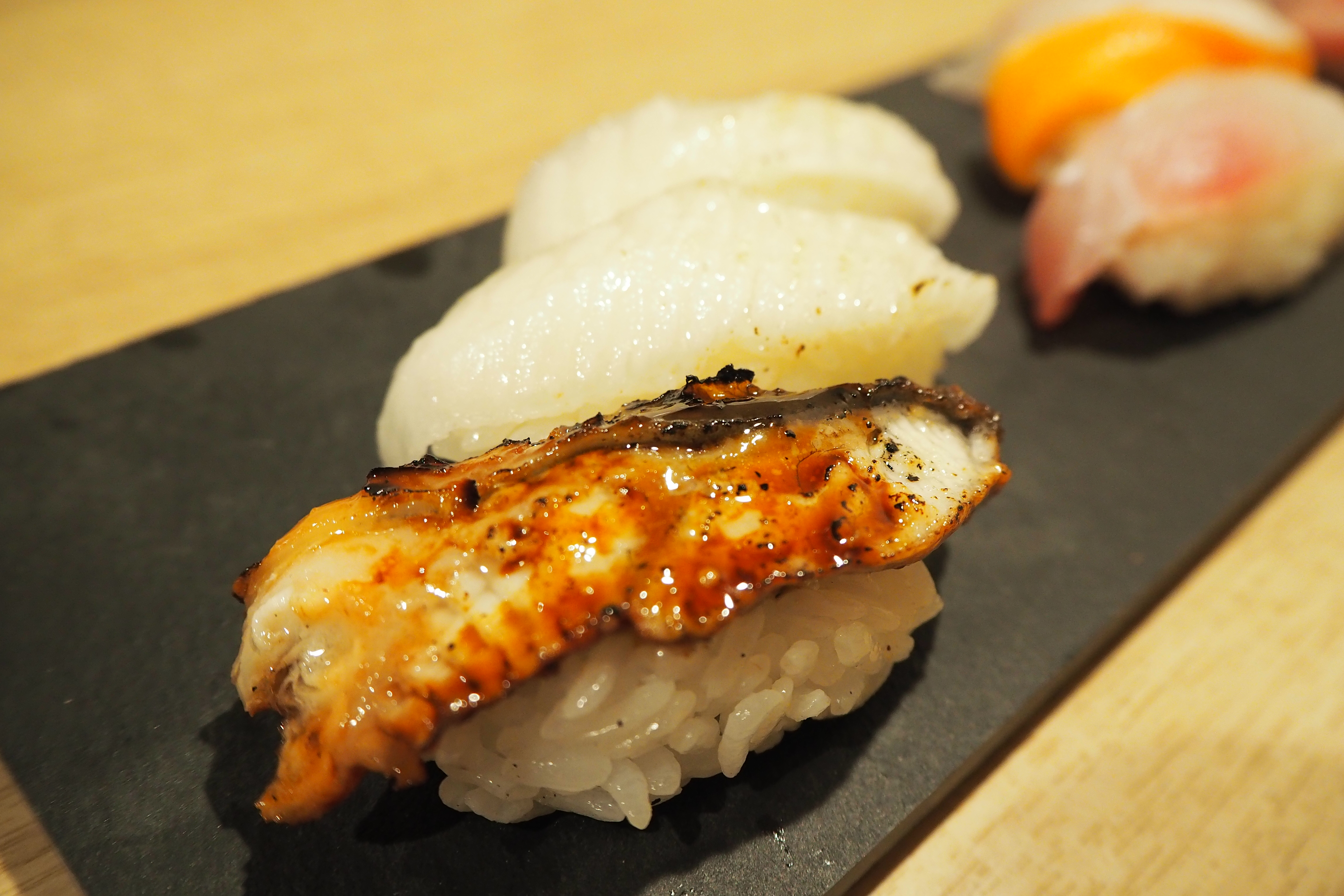 お寿司がリーズナブル＆食べ放題で楽しめる！「鮨アカデミー 神楽坂店」
