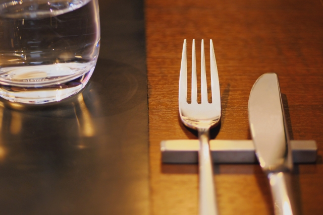 夜遅くなる日の食事で気を付けたいことは？快眠のための食事法