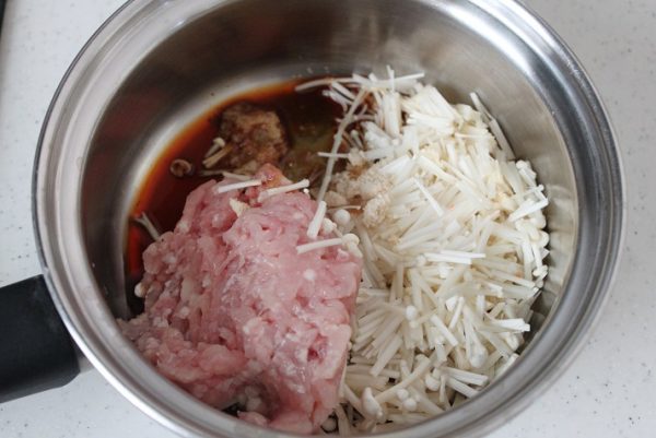 えのきと鶏ひき肉