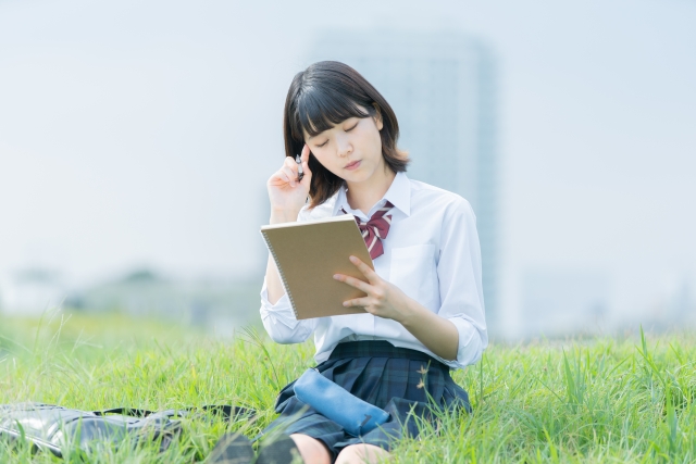 「女子学生」を2単語の英語で言うと？