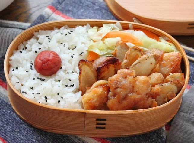 揚げない＋レンジでラクしておいしい！「鶏ごぼう唐揚げと野菜炒め」2品弁当