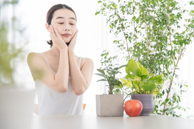 時間が経ってもしっとりキレイ！乾燥による「メイク崩れ」を防ぐ3つの方法