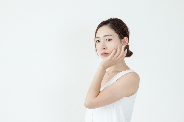 乾燥もたるみもOFF！保湿×小顔を叶えるフェイスマッサージ法