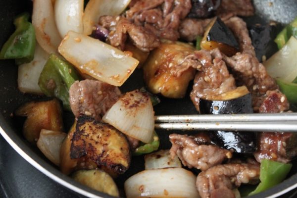 牛こま肉と野菜の焼き肉