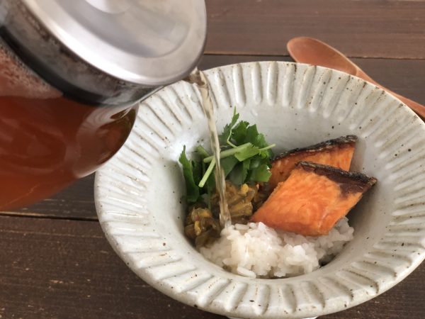 寒さで悪化する生理痛対策に◎お手軽「焼き鮭のだし茶漬け」