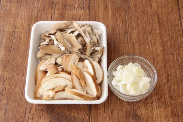 レンジ3分で簡単!「きのこの即席味噌汁の素」の作り置き