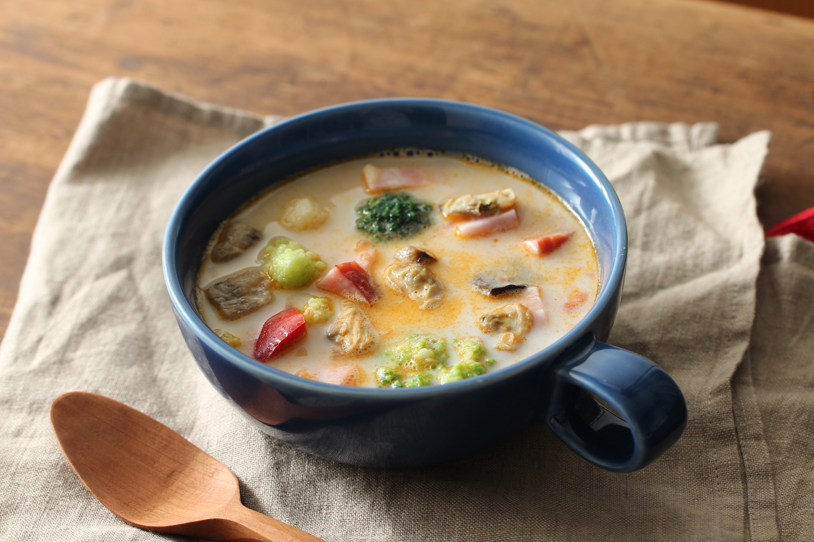 レンチン＋市販品活用で簡単！「具だくさんスープ」朝食レシピ2つ