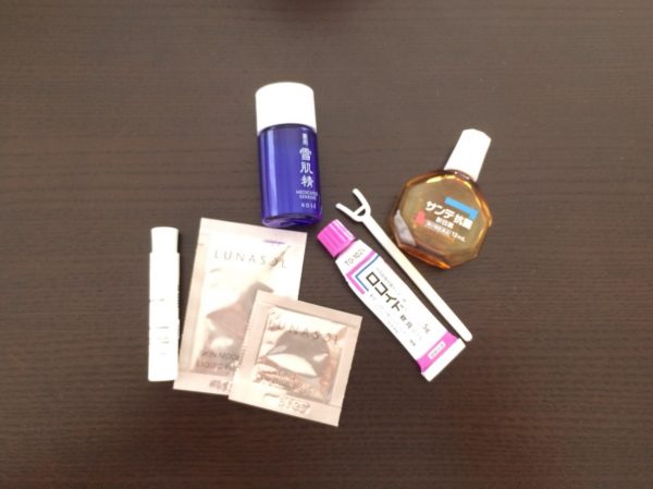 不要なコスメや小物