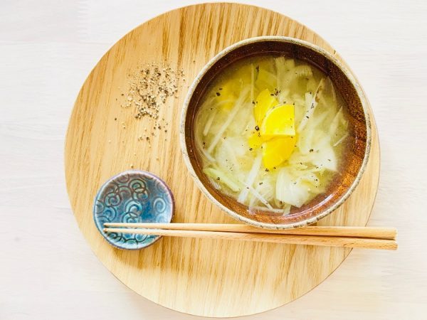 疲れた体に元気をチャージ！みそ汁で疲労回復「さつまいもと豚ひき肉のおみそ汁」レシピ