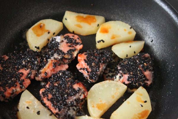 塩鮭のごまマヨ焼き