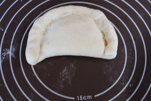 発酵不要!朝30分で簡単♪とろ~りチーズの包み焼きピザ「カルツォーネ」