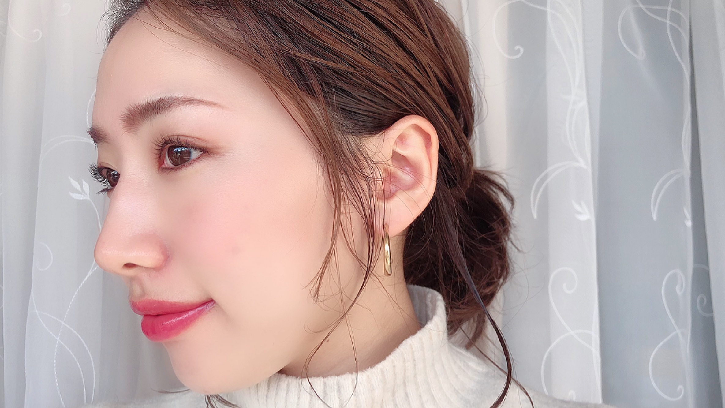 朝10秒で色気がアップ！簡単に美人顔になれる大人気コスメ3選